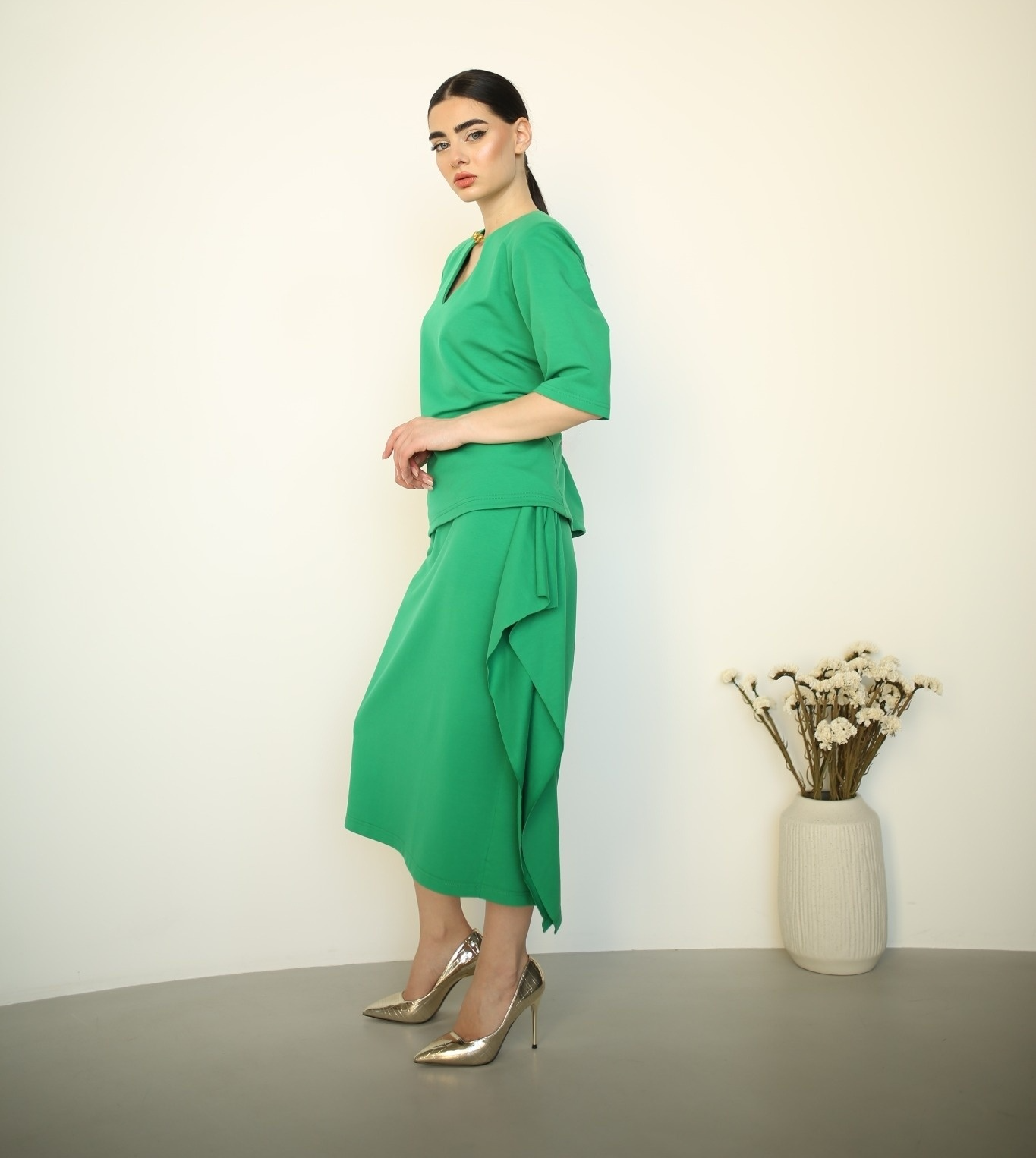 Cotton green elegant skirt ensemble with gold satin frog closure