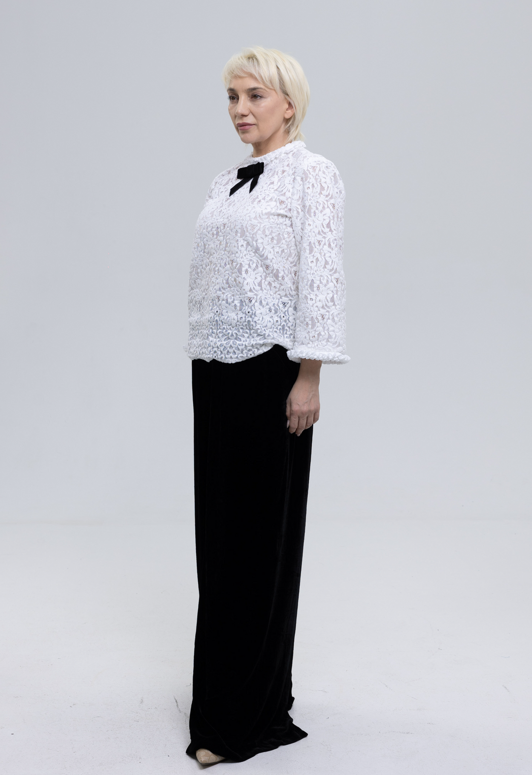 Velvet Bow Tie Thick Lace Blouse