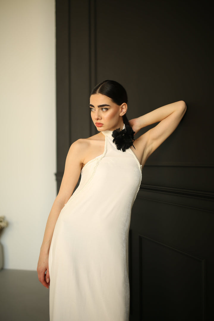 Backless evening gown in ivory silk velvet - Baleni