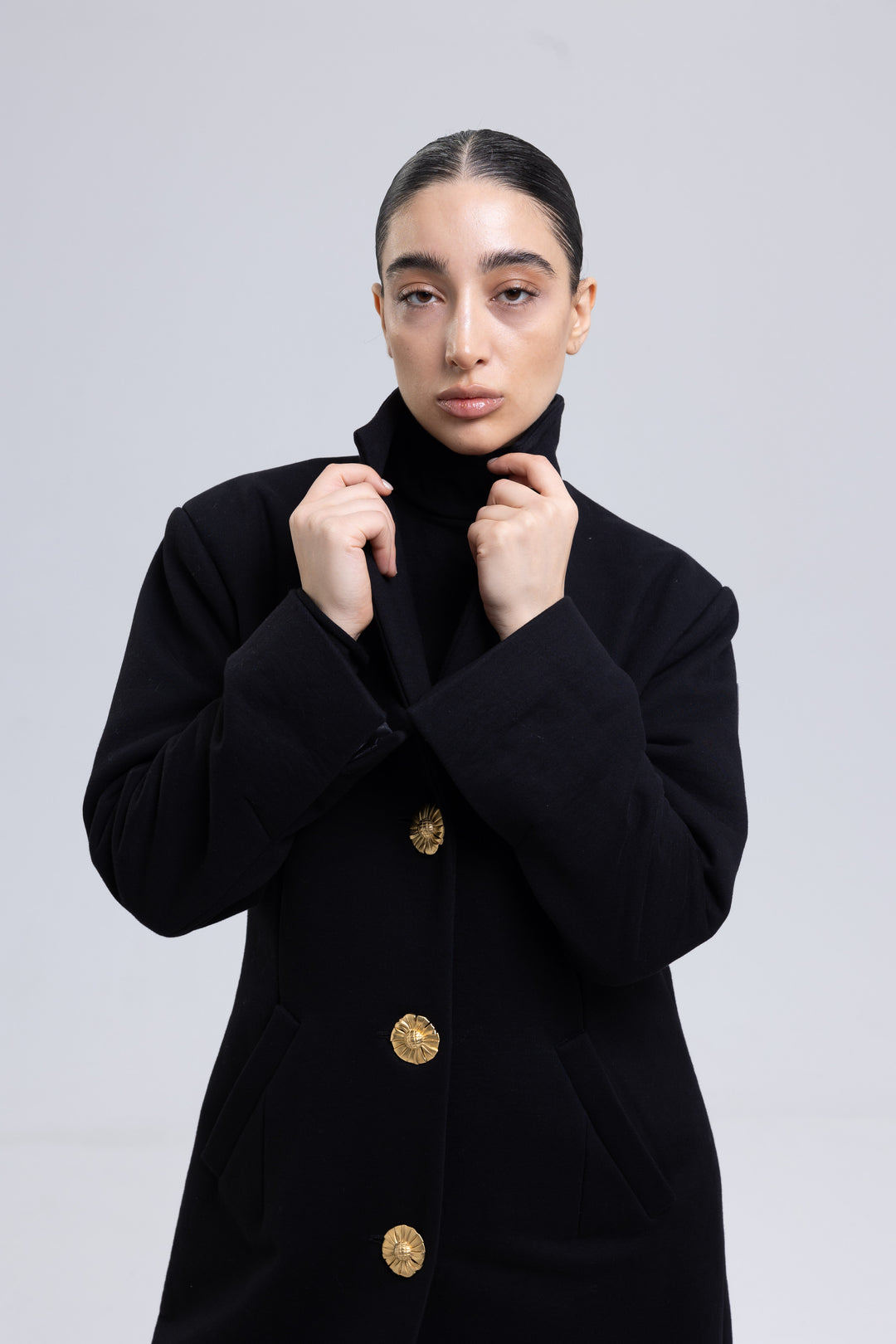 Black coat with gold metal flower-style buttons - Baleni