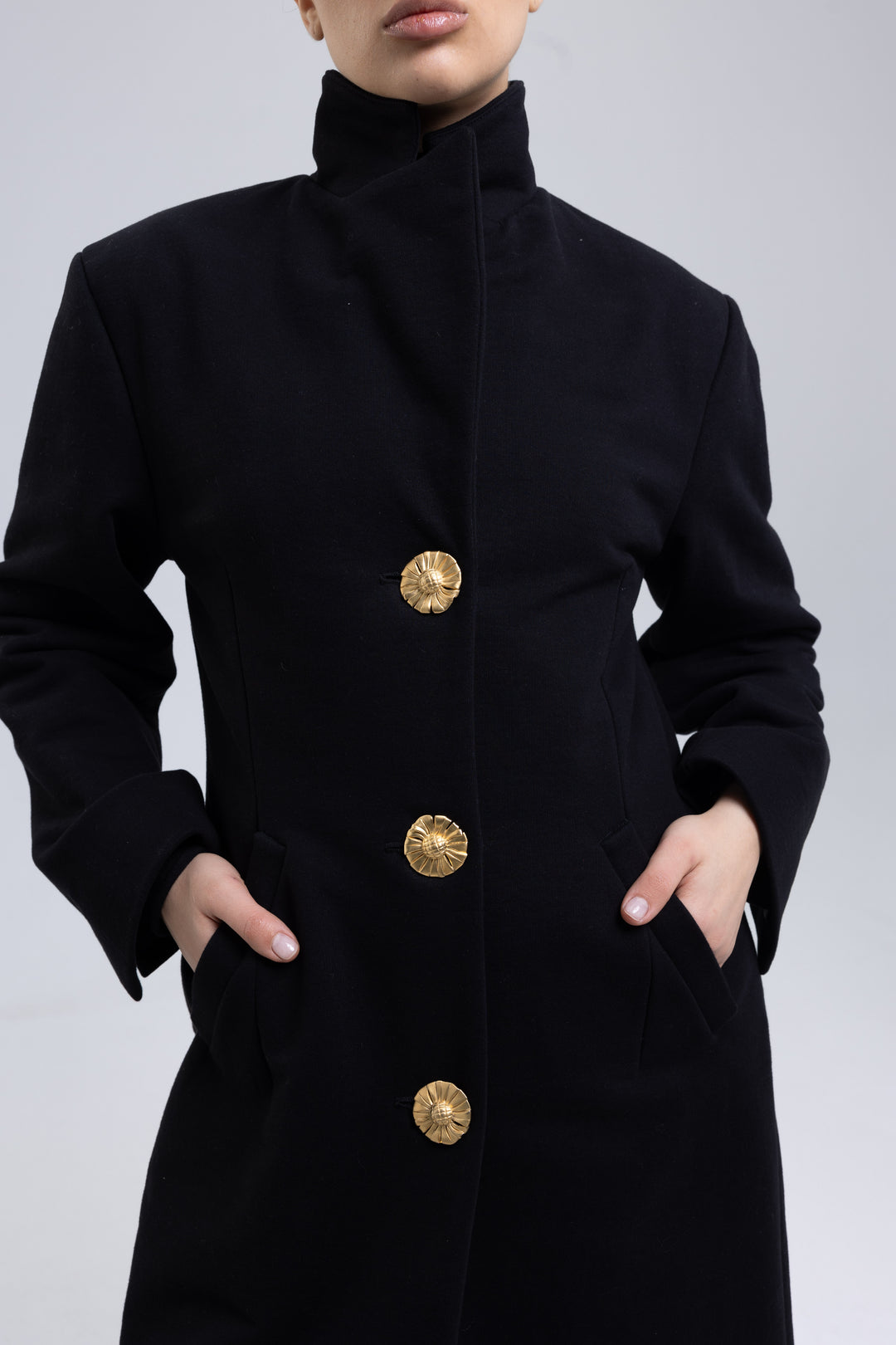Black midi coat with embossed leather logo patch on the sleeve - Baleni