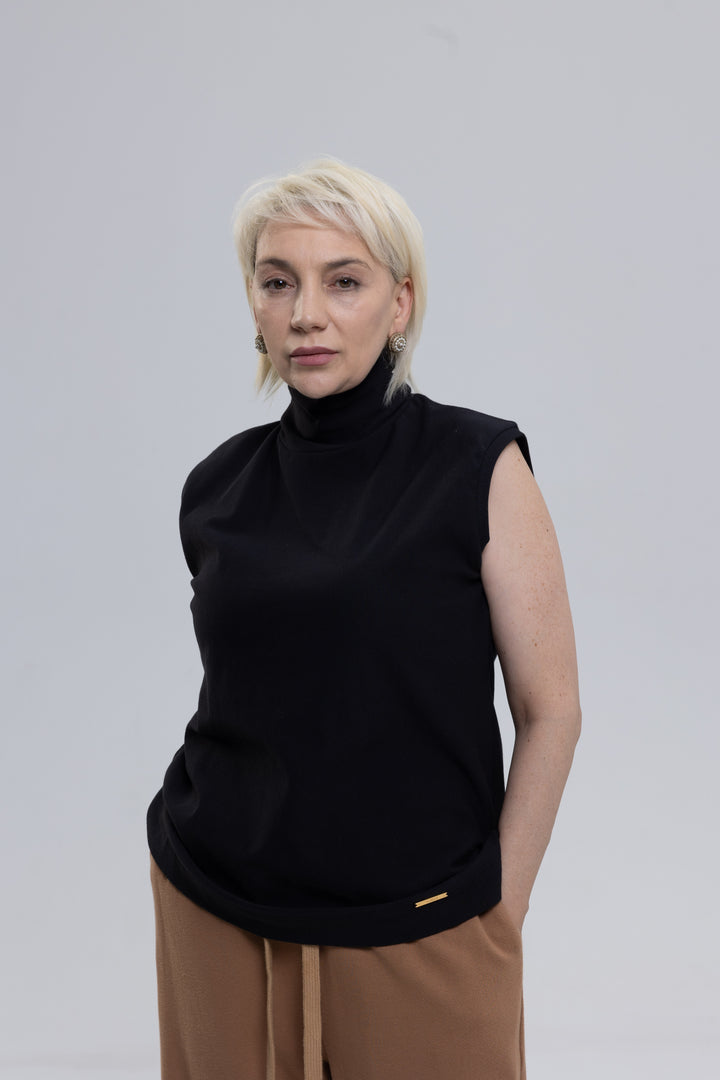 Black sleeveless turtleneck top in organic cotton - Baleni