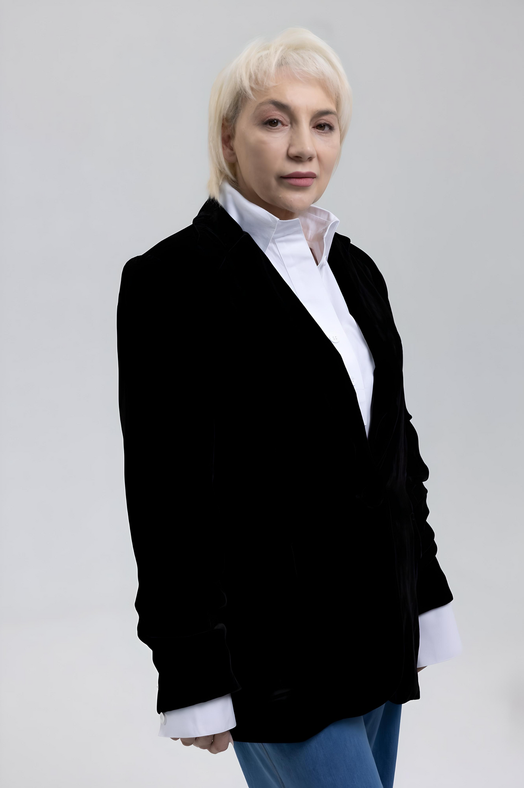 Black velvet blazer for women in mulberry silk velvet - Baleni