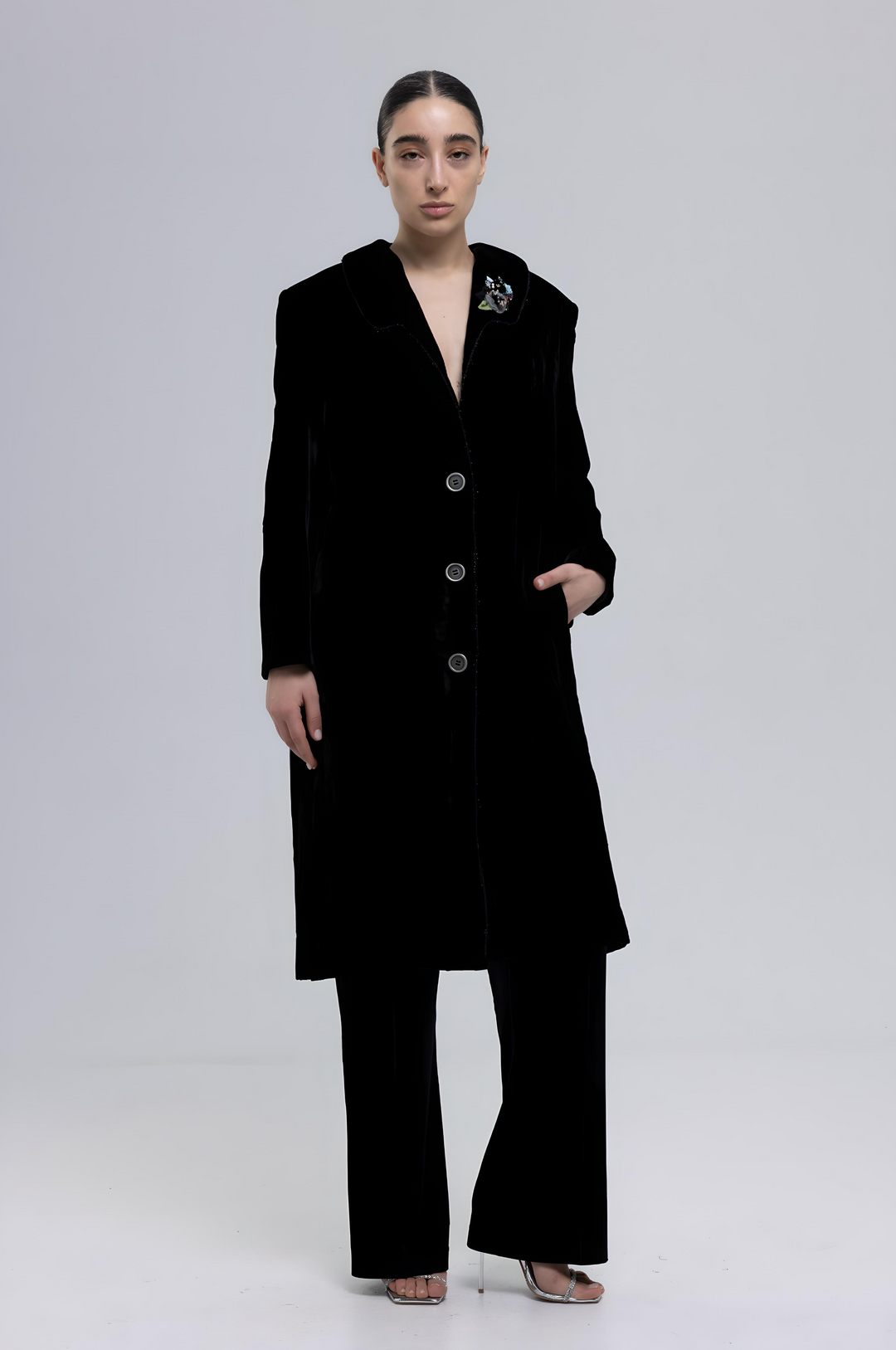 Black velvet coat for women in mulberry silk velvet with floral appliqué - Baleni
