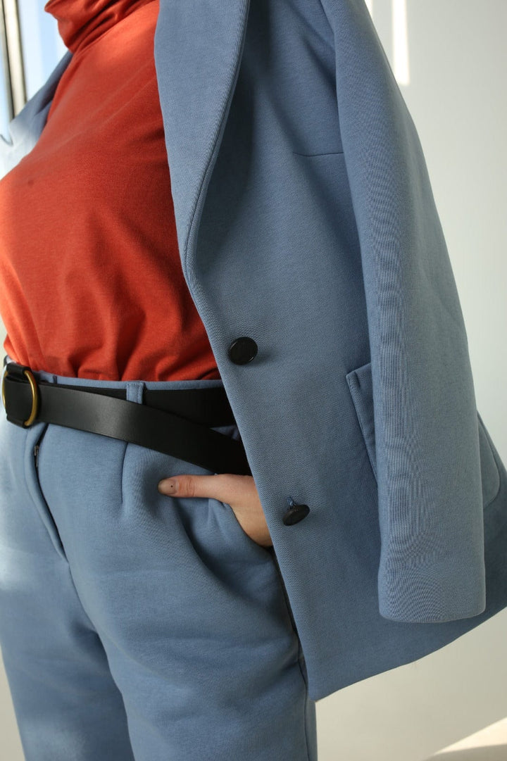 Blue pant suit for women with straight-leg trousers - Baleni