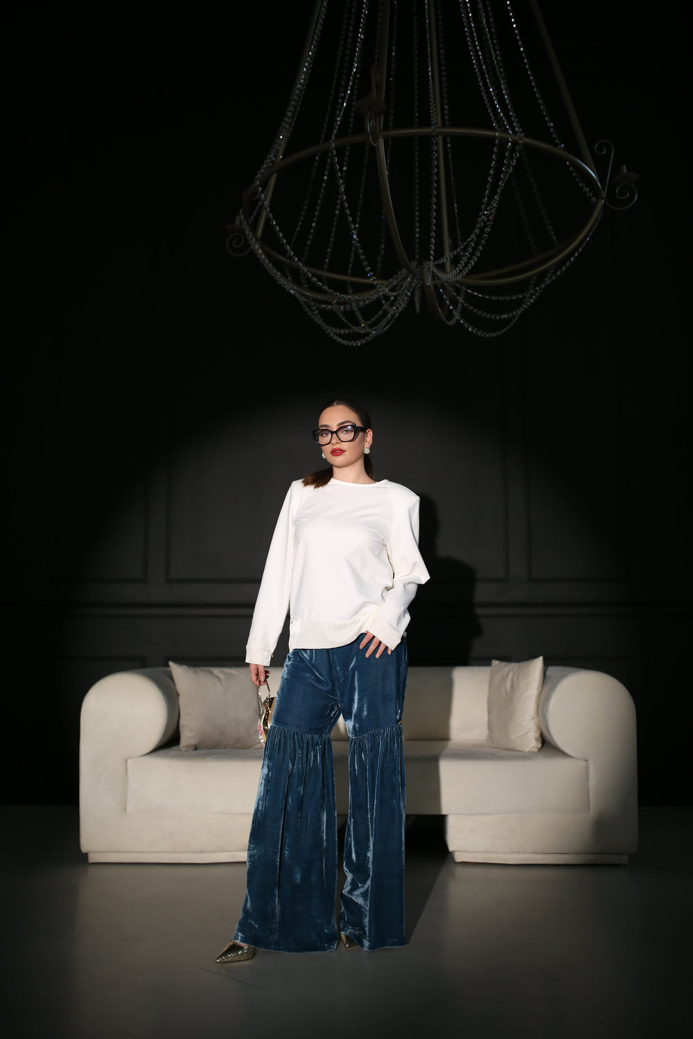 Cream-toned blouse with silk velvet cuffs - Baleni