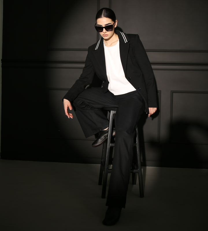 Fitted black blazer for women in heavy virgin cotton with ribbed collar - Baleni