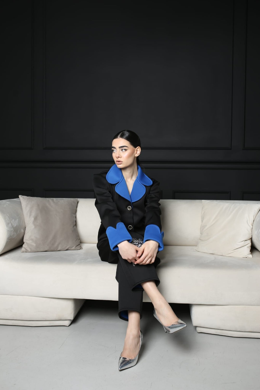Fitted blazer and barrel leg trousers, made in Armenia - Baleni