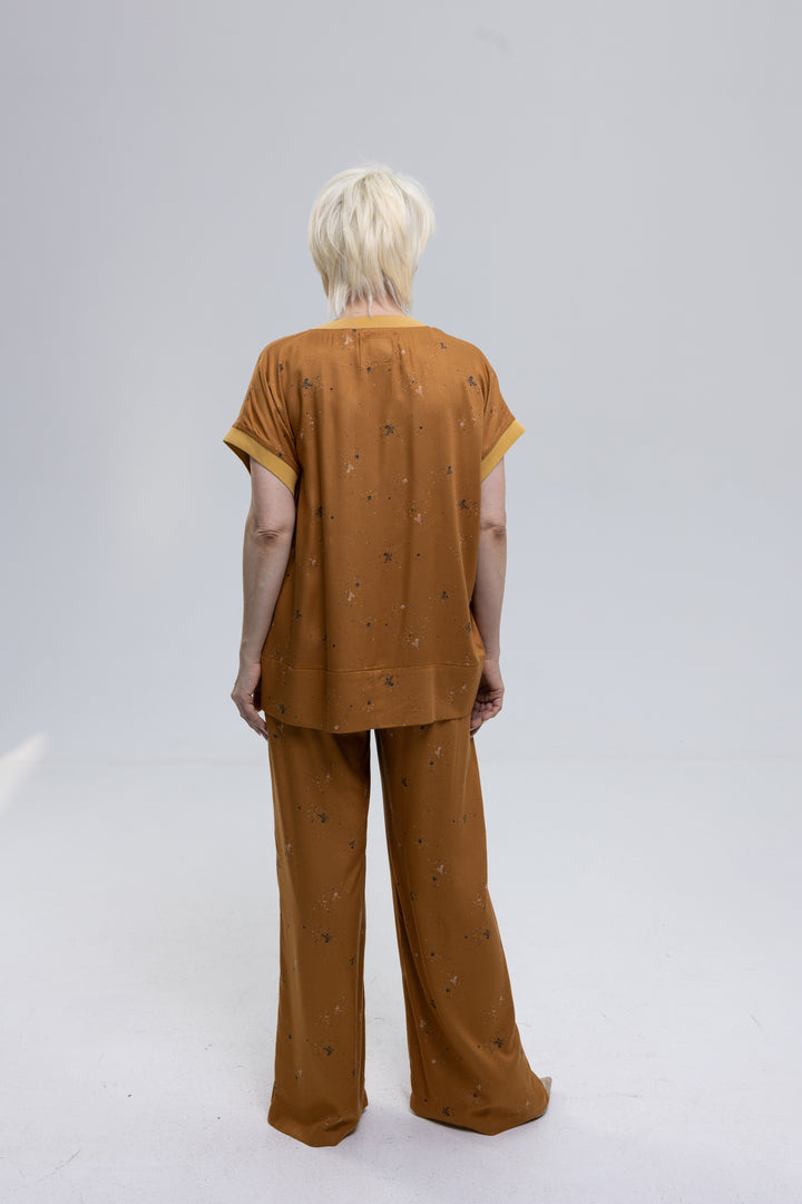 Women's floral viscose pants set by Baleni