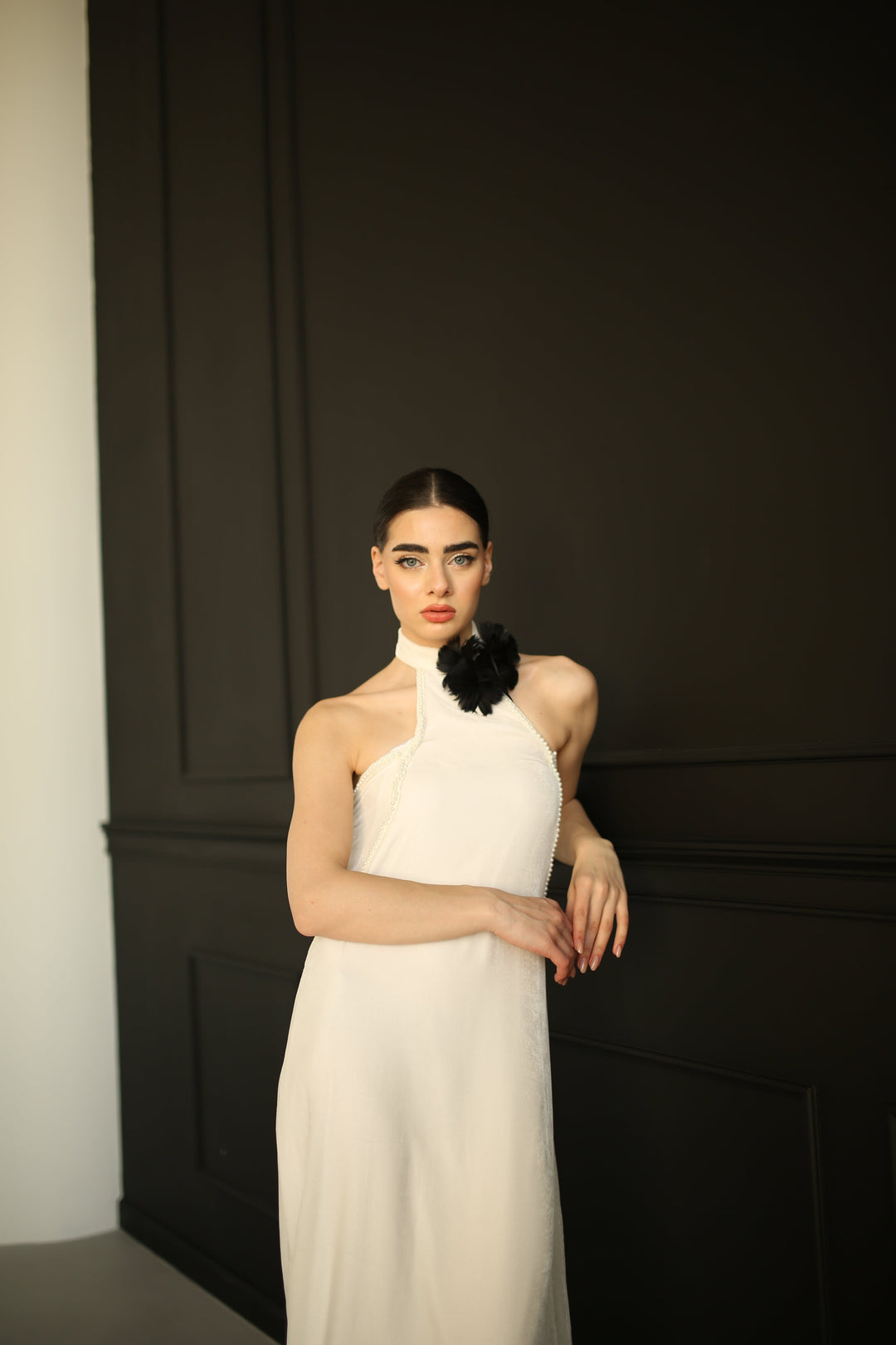 Ivory velvet dress with vintage goose feather flowers - Baleni