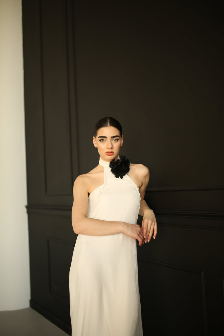 Ivory velvet dress with vintage goose feather flowers - Baleni