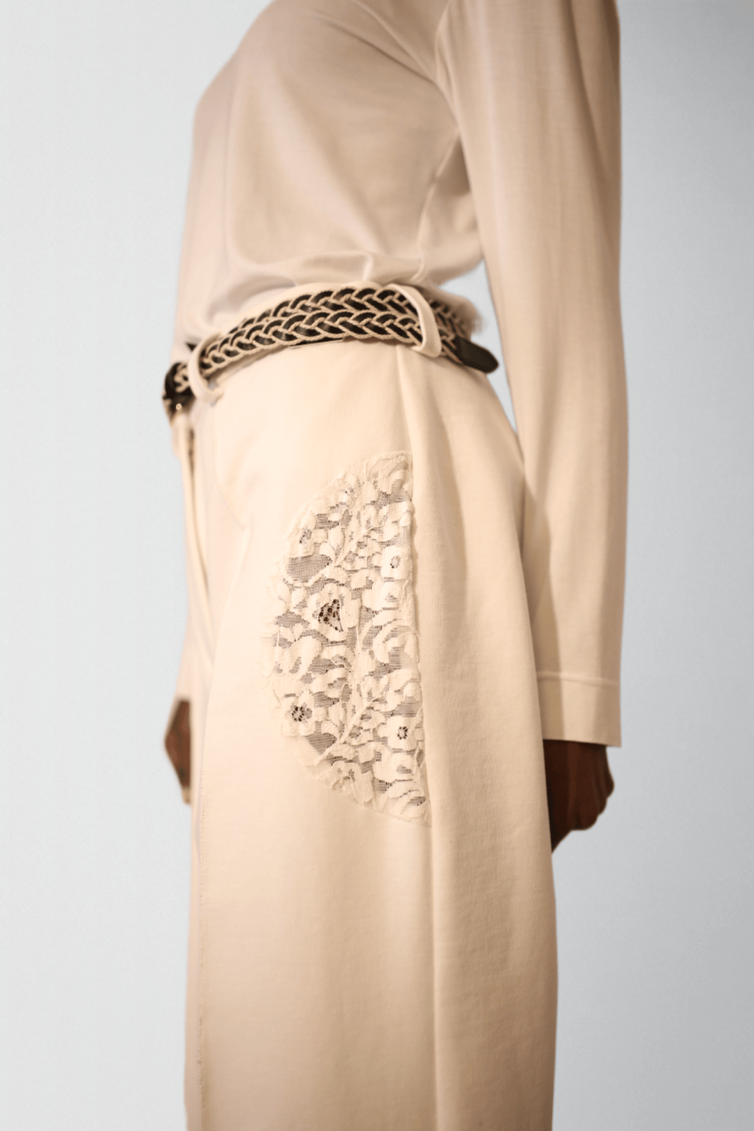 White laced trousers for women, made in Armenia - Baleni