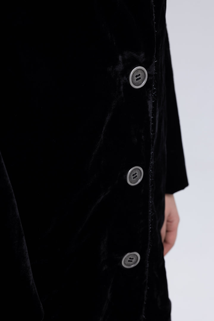 Luxury black velvet coat lined in mulberry silk, made in Armenia - Baleni