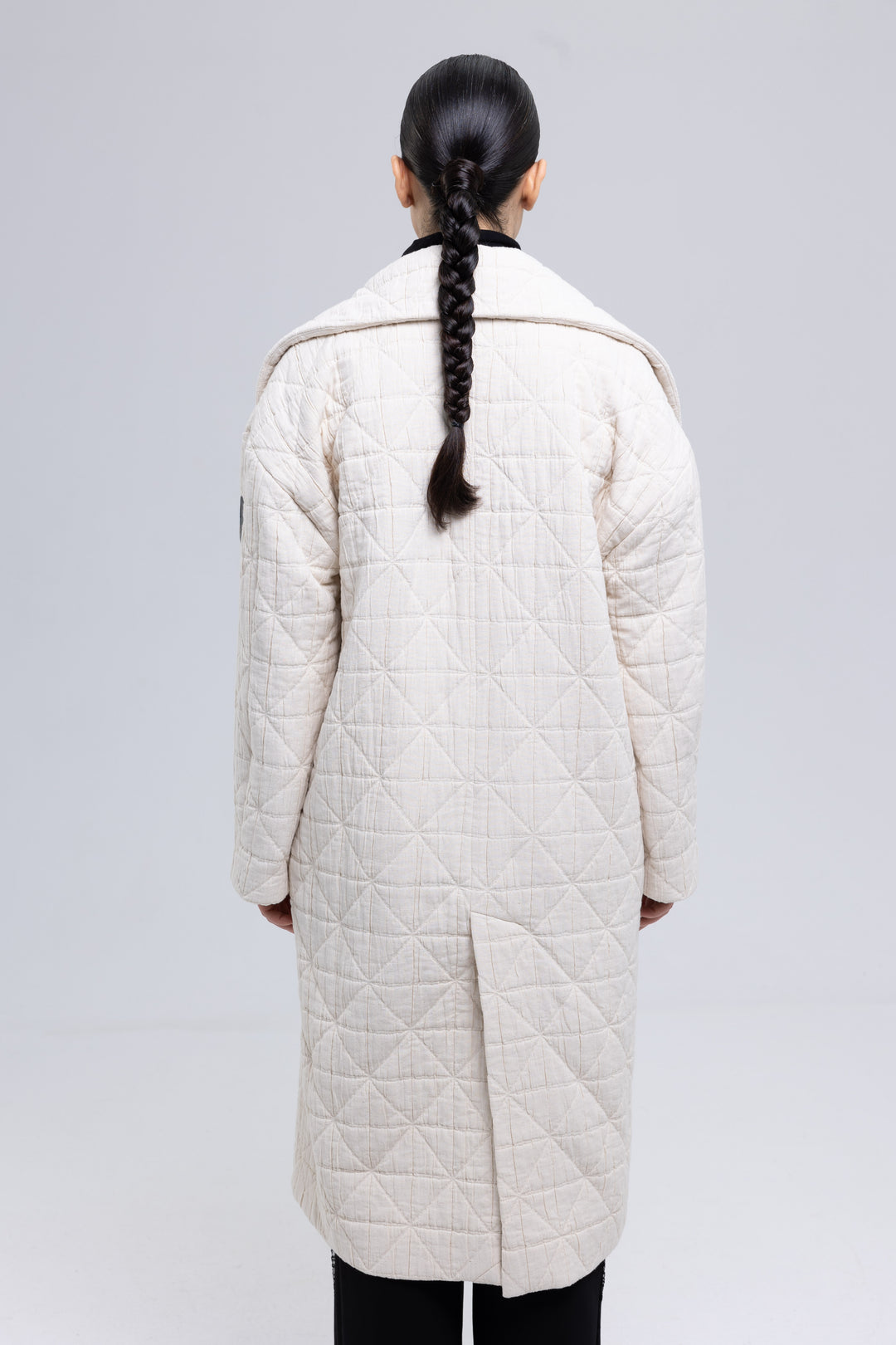 Off-white oversized coat for women in quilted un-dyed cotton - Baleni