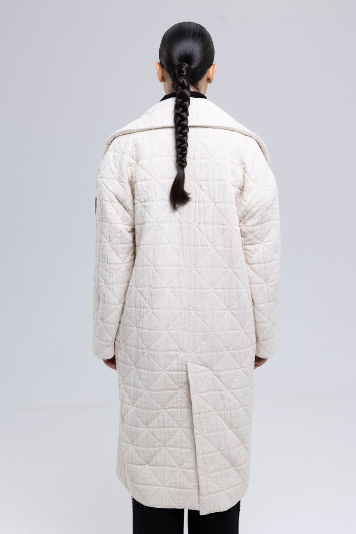Off-white oversized coat for women in quilted un-dyed cotton - Baleni