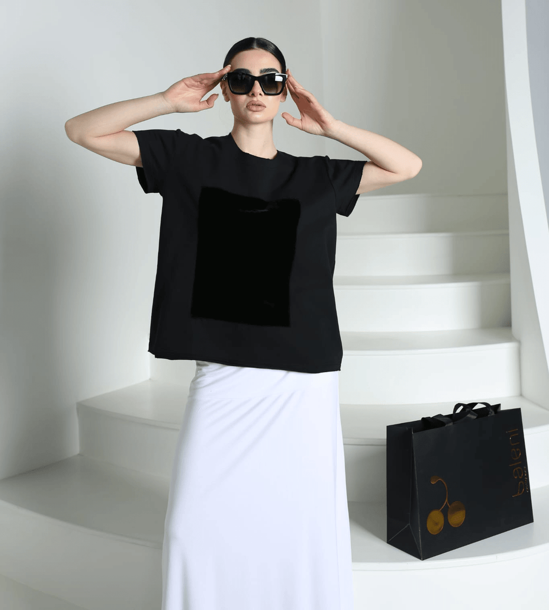 Relaxed fit black t-shirt for women, made in Armenia - Baleni