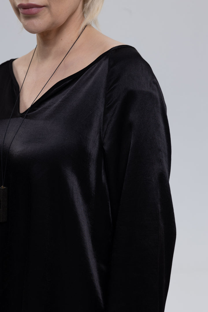 Flowing black satin maxi dress - Baleni