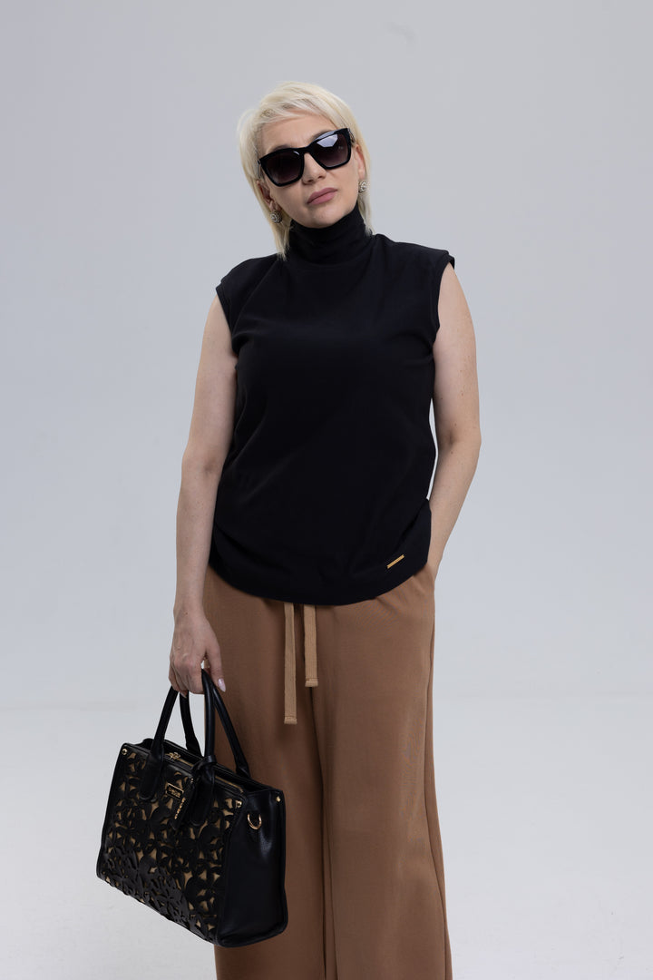Sleeveless turtleneck for women in black - Baleni