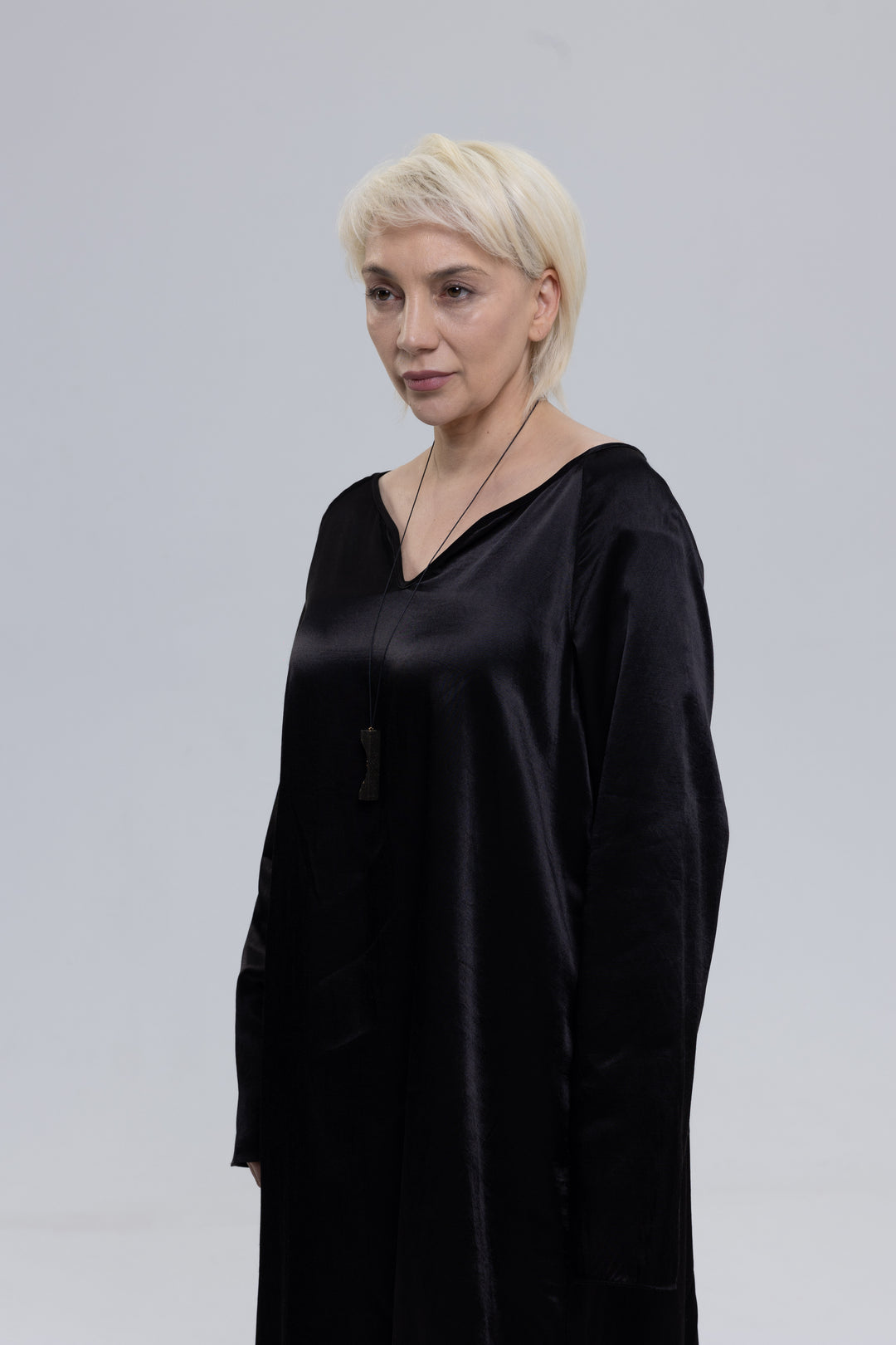 Black V neck maxi dress with swing shape - Baleni