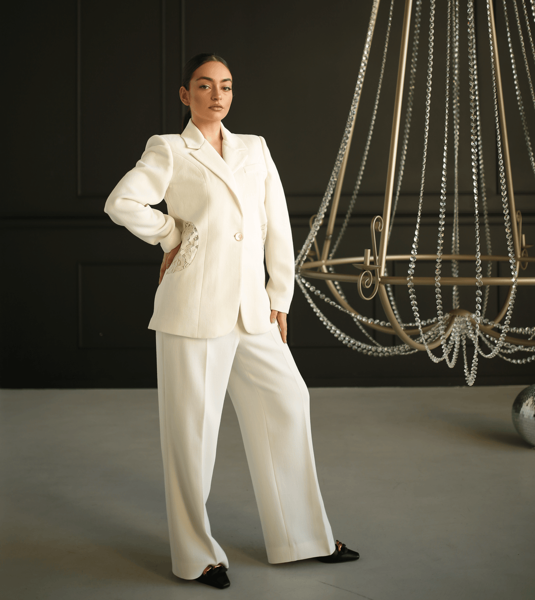 Off-white pant suit for women in wool crepe - Baleni