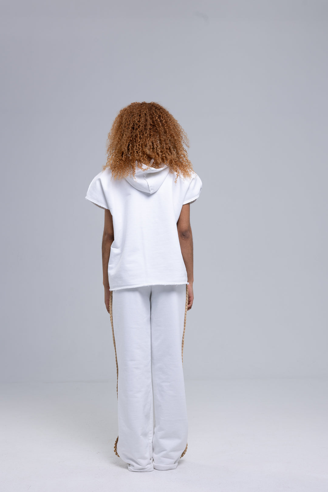 White tracksuit for women with raw-edge trims - Baleni