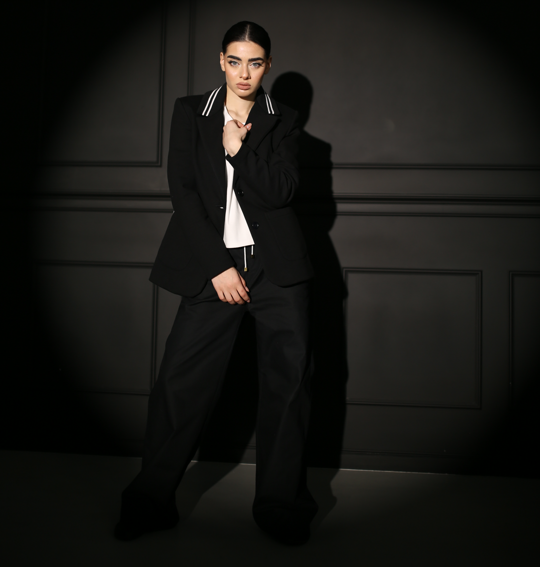 Women's black blazer with two large patch pockets, made in Armenia - Baleni